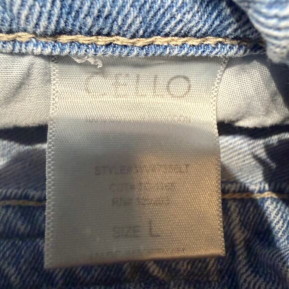 👖Cello Jean Shorts Size Large Vintage Wash Classic Denim Mom Shorts 5 Pockets - Picture 6 of 6